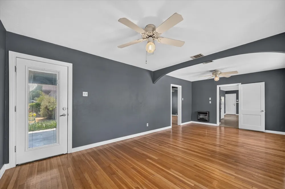 1211 S Montclair Avenue Dallas, TX 75208