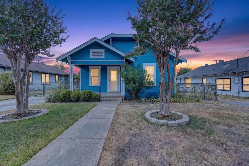 1211 S Montclair Avenue Dallas, TX 75208