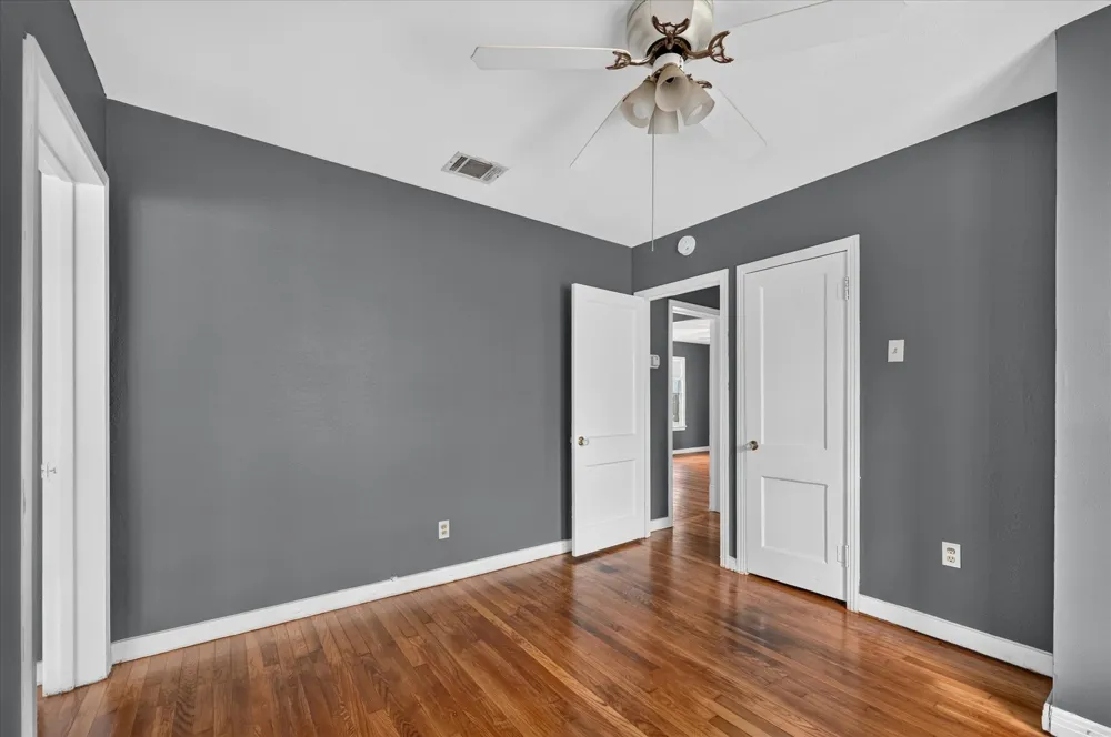 1211 S Montclair Avenue Dallas, TX 75208