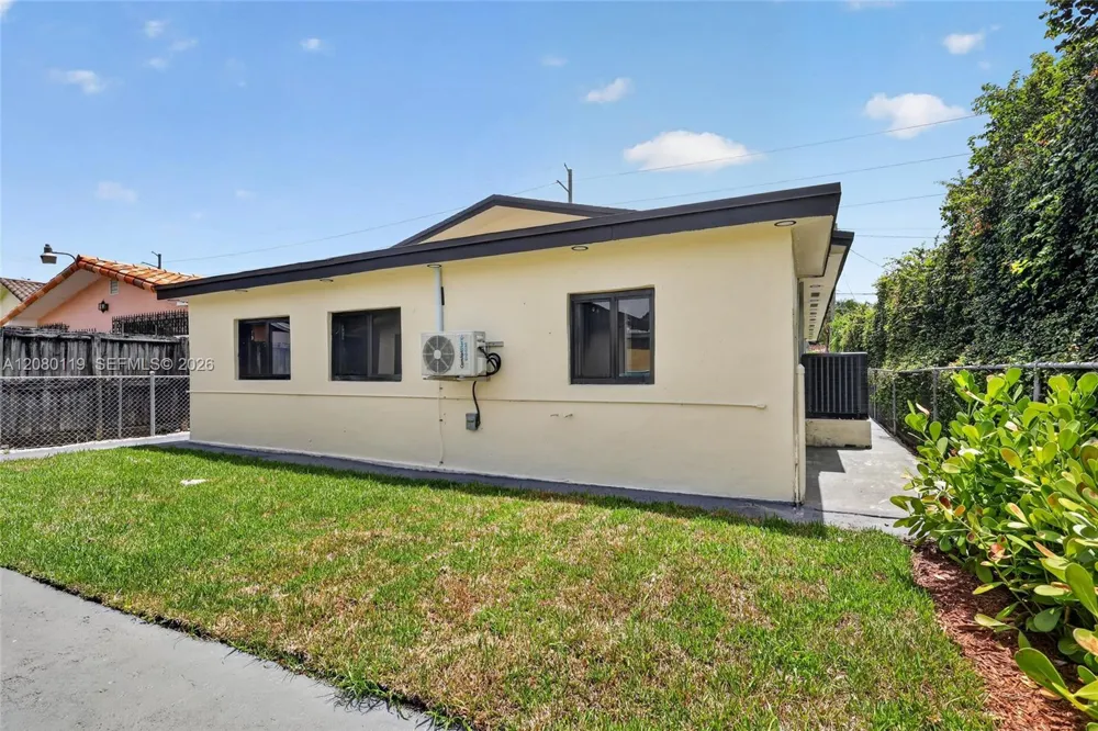 2216 SW 62nd Ave #0 Miami, FL 33155