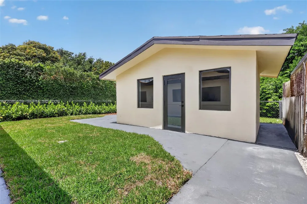 2216 SW 62nd Ave #0 Miami, FL 33155