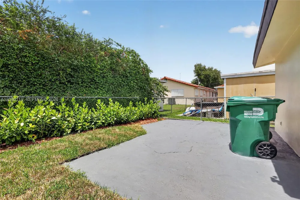 2216 SW 62nd Ave #0 Miami, FL 33155