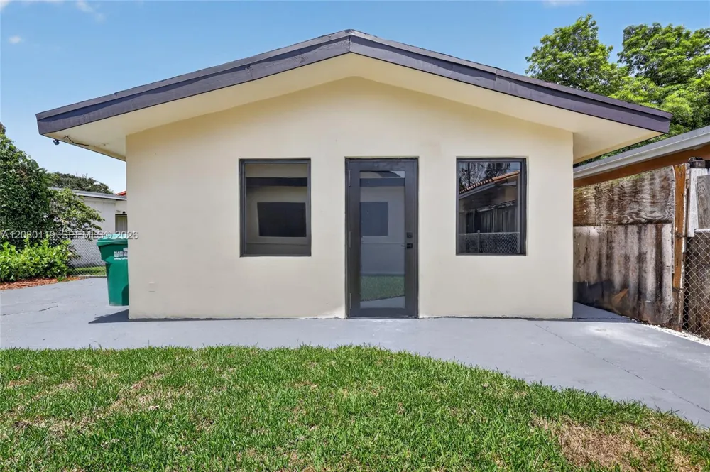 2216 SW 62nd Ave #0 Miami, FL 33155