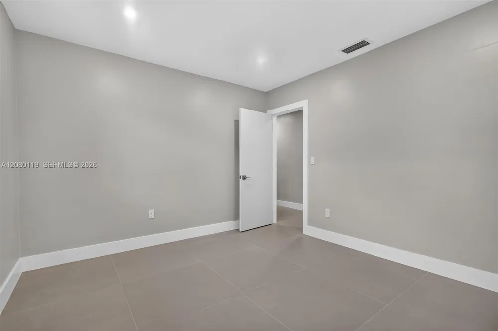 2216 SW 62nd Ave #0 Miami, FL 33155