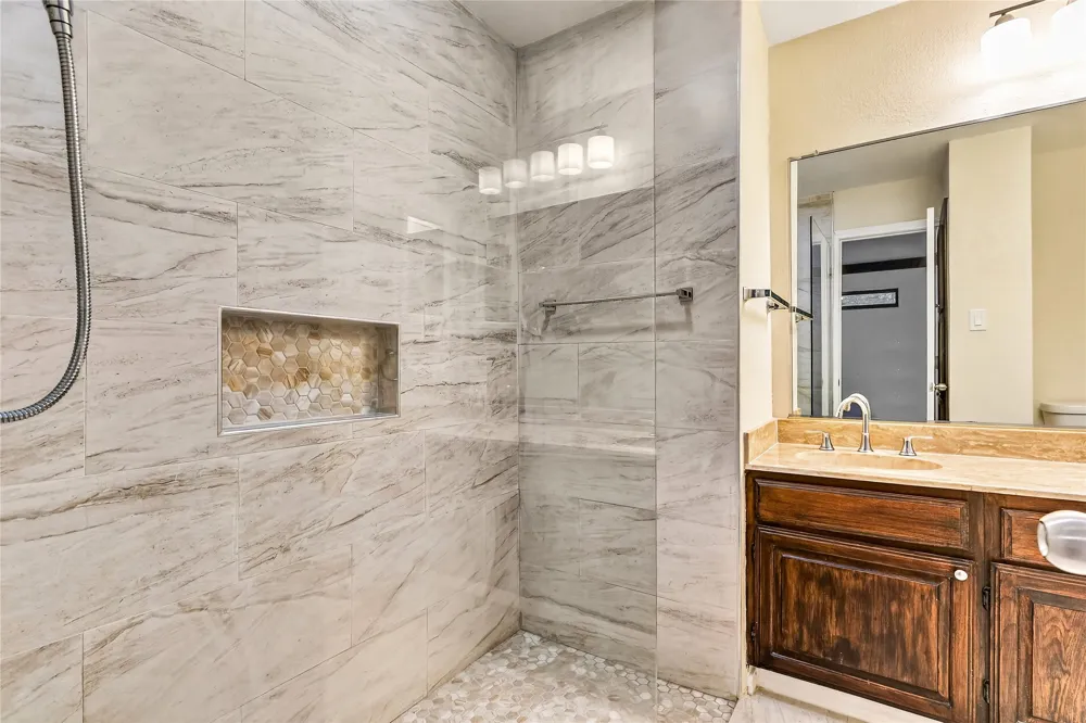 5705 Marvin Loving Drive #201 Garland, TX 75043