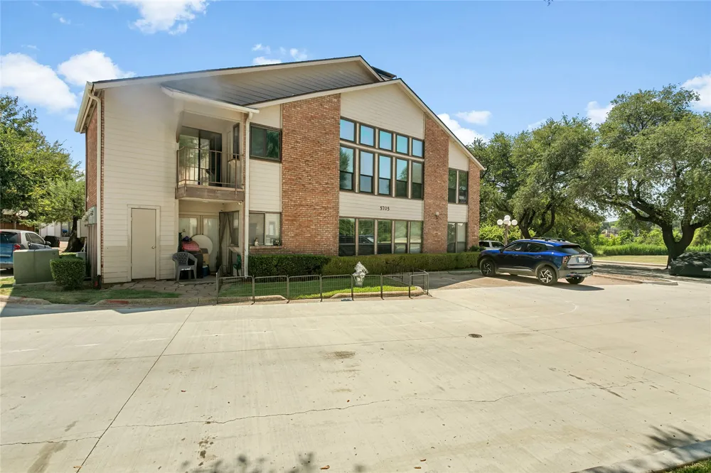 5705 Marvin Loving Drive #201 Garland, TX 75043