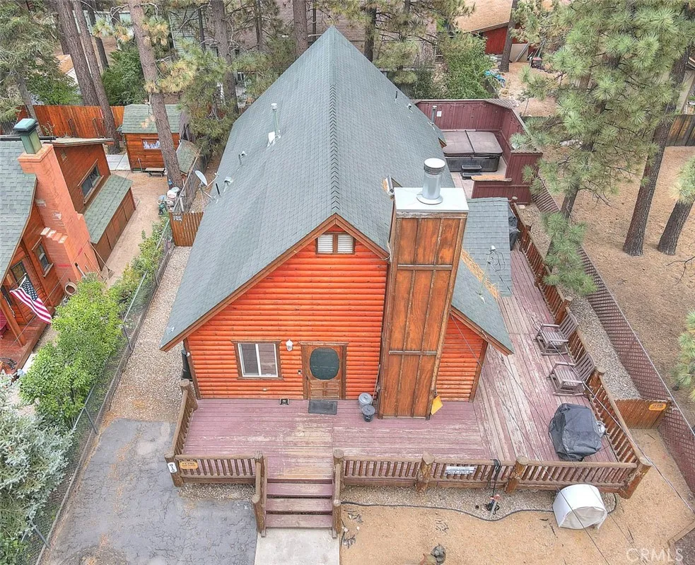 912 Nana Big Bear City, CA 92314