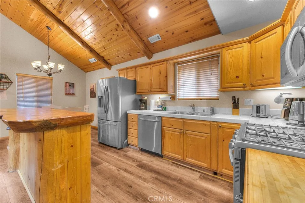 912 Nana Big Bear City, CA 92314