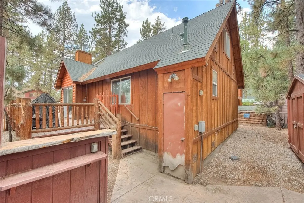 912 Nana Big Bear City, CA 92314