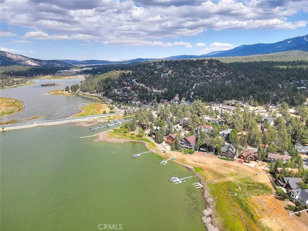 912 Nana Big Bear City, CA 92314