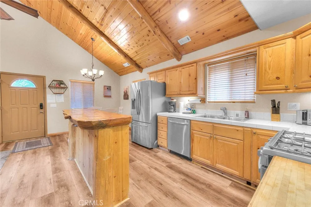 912 Nana Big Bear City, CA 92314