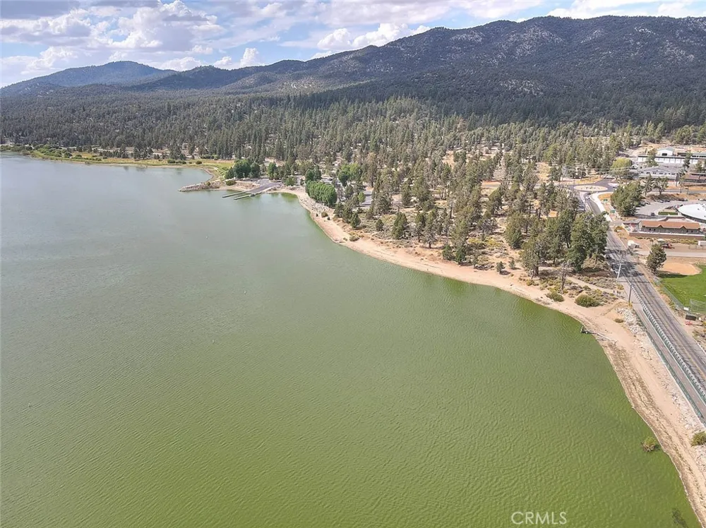 912 Nana Big Bear City, CA 92314