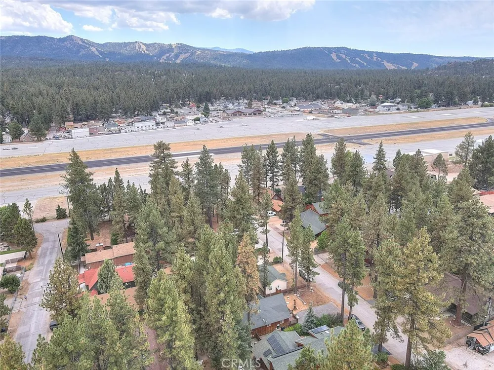 912 Nana Big Bear City, CA 92314