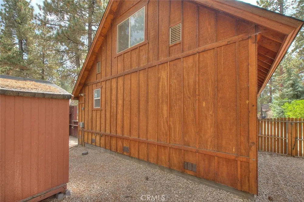912 Nana Big Bear City, CA 92314