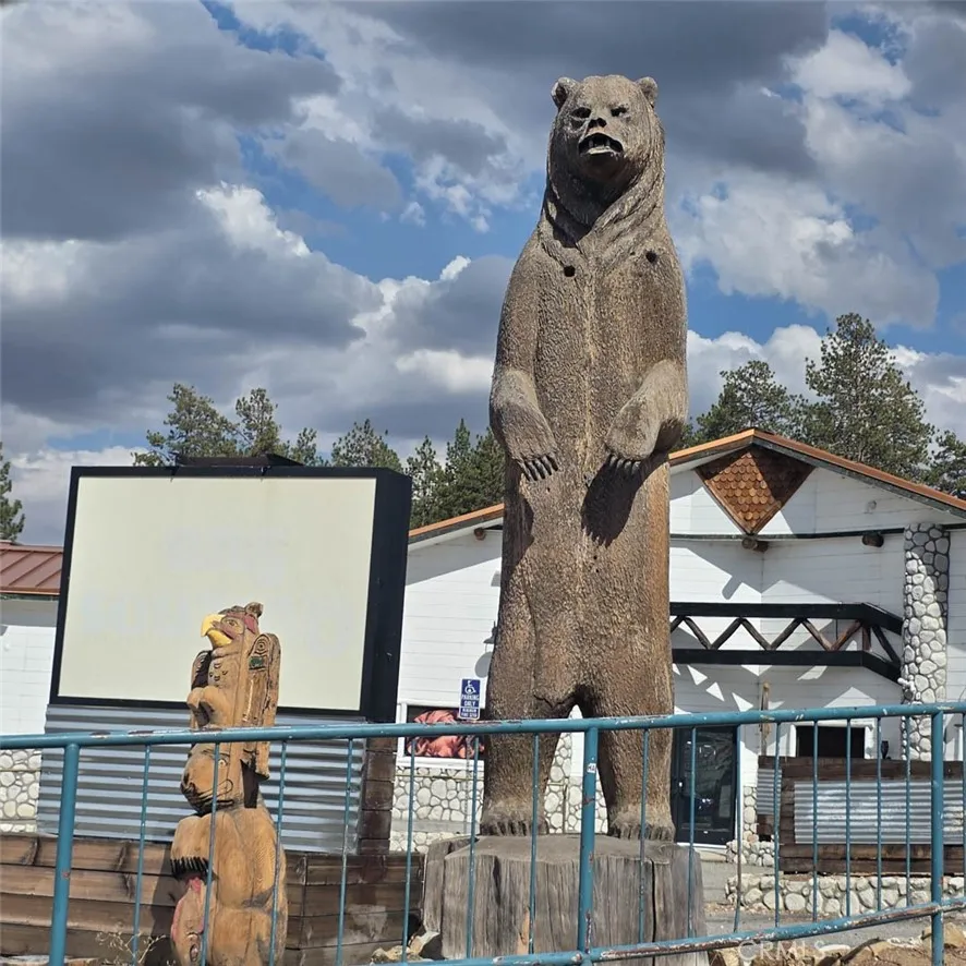 912 Nana Big Bear City, CA 92314