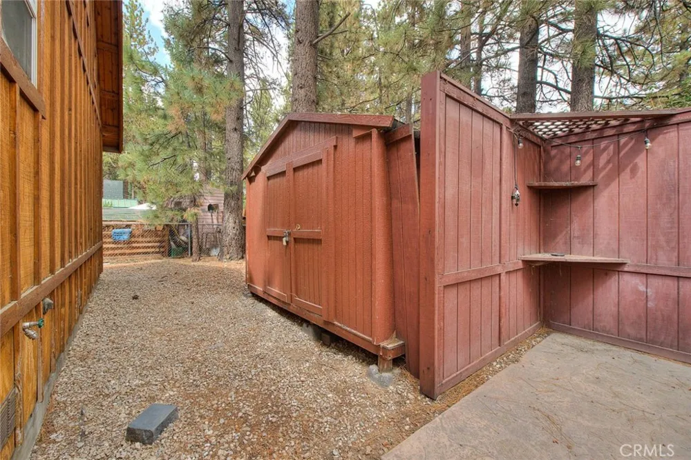 912 Nana Big Bear City, CA 92314