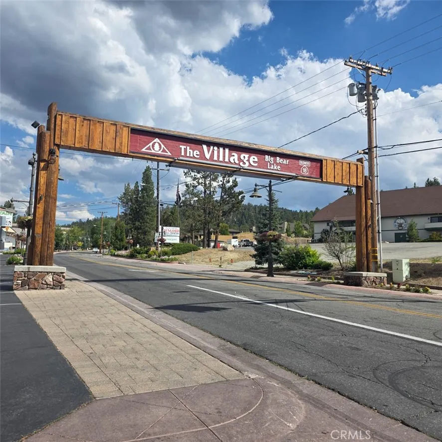 912 Nana Big Bear City, CA 92314
