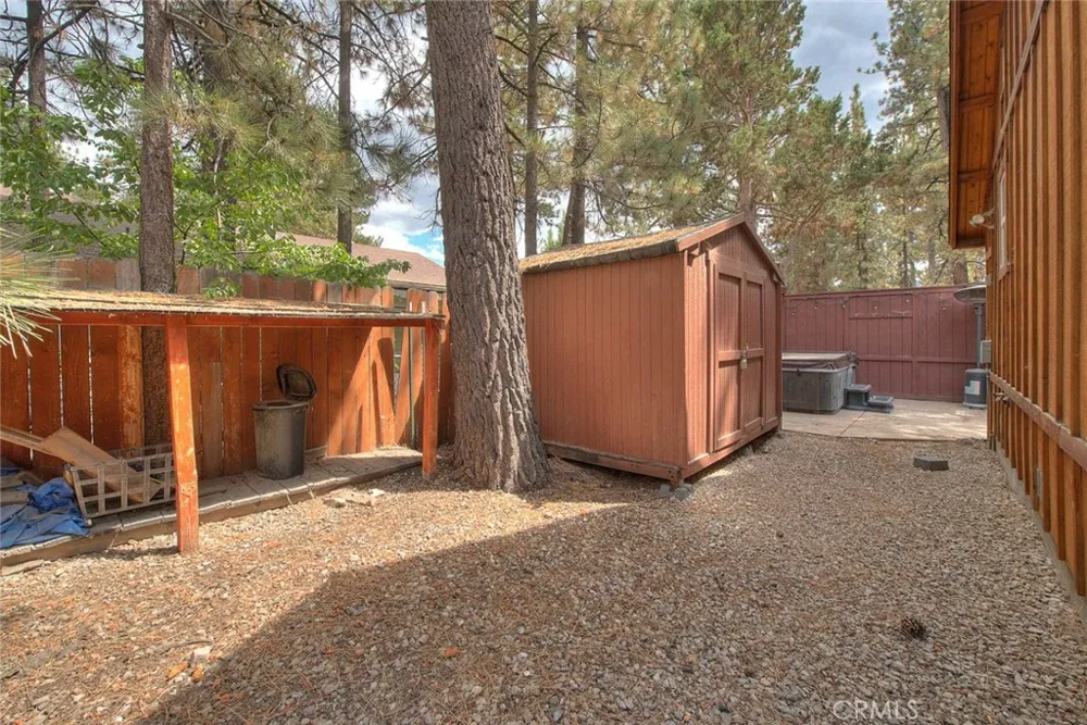 912 Nana Big Bear City, CA 92314