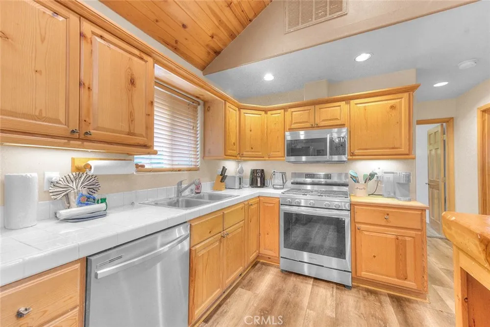 912 Nana Big Bear City, CA 92314