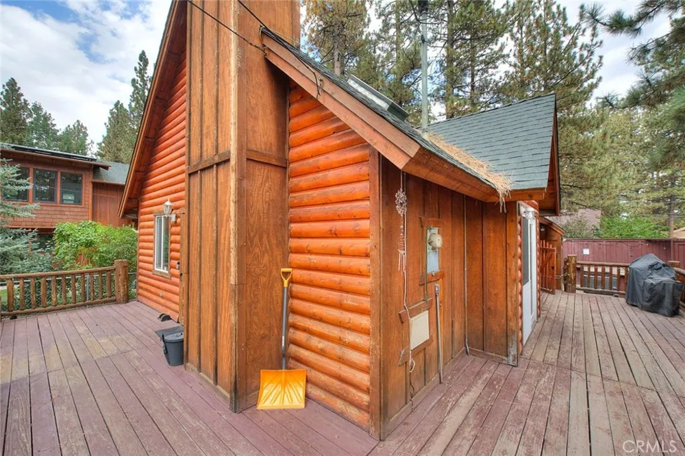912 Nana Big Bear City, CA 92314