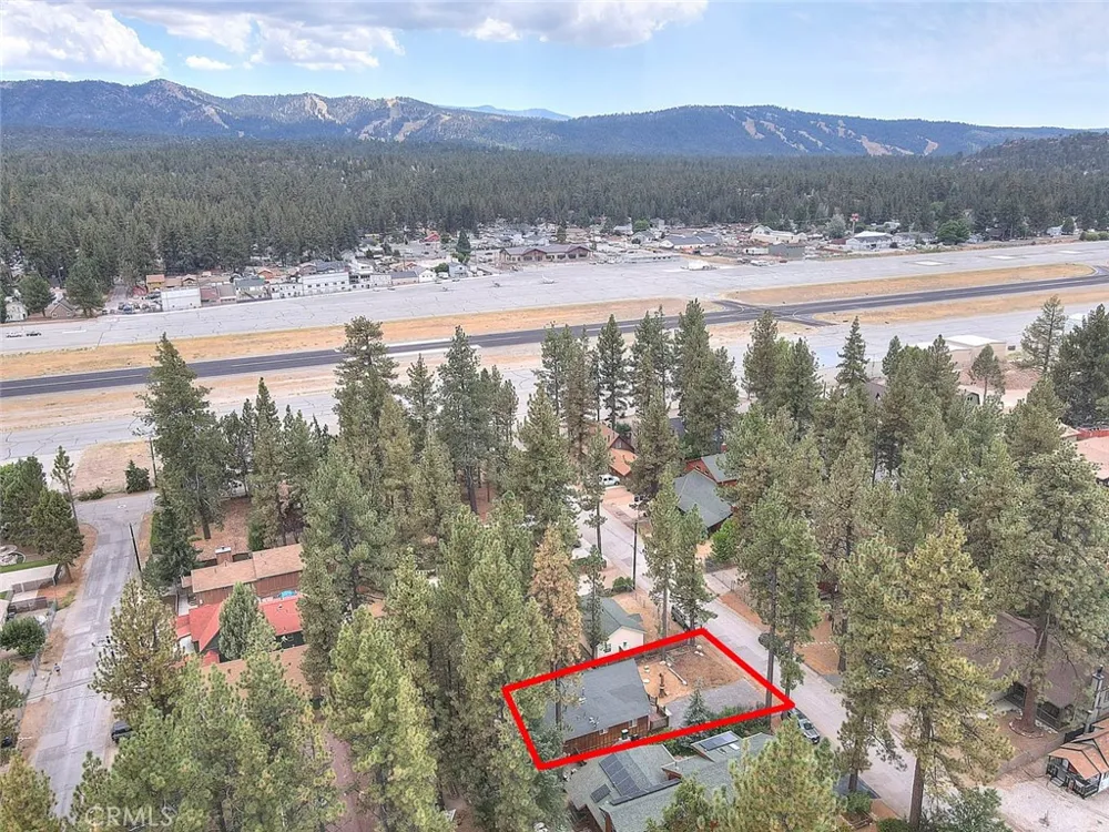 912 Nana Big Bear City, CA 92314