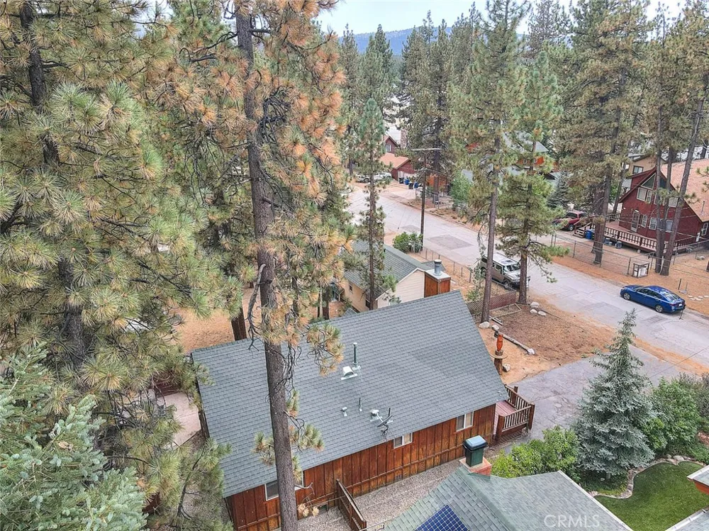 912 Nana Big Bear City, CA 92314