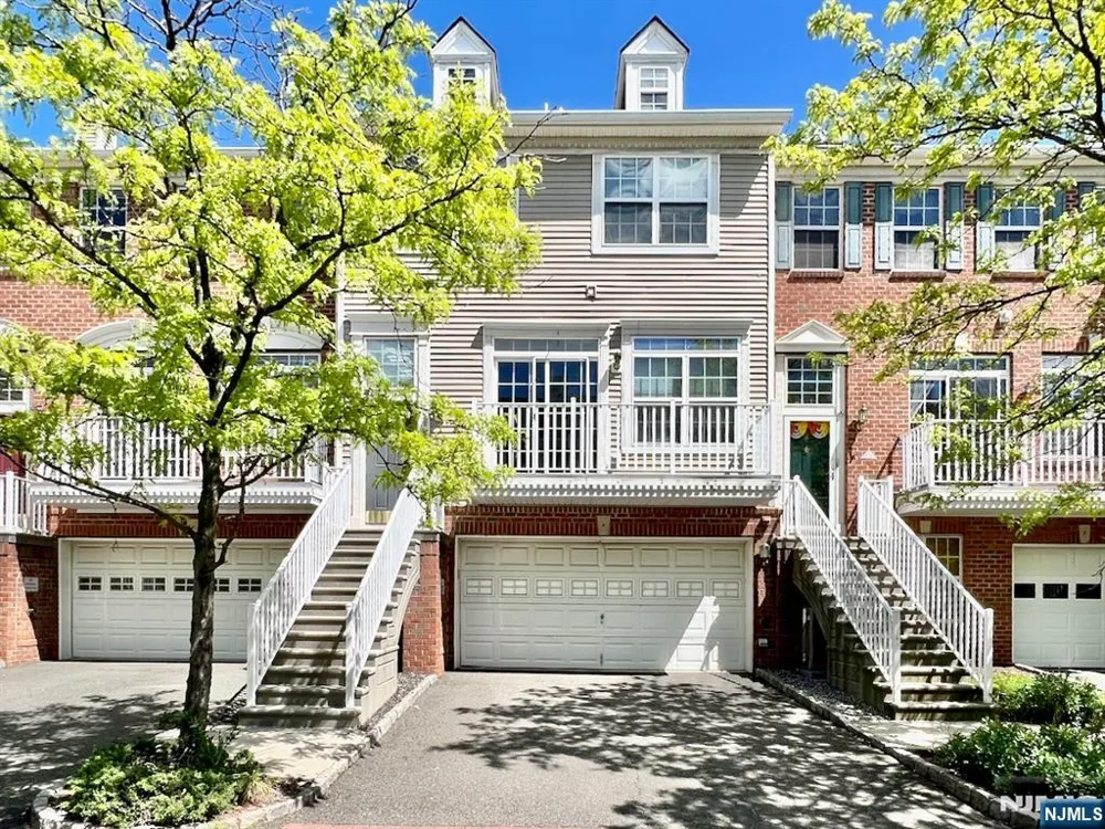6 McMartin Court Jersey City, NJ 07305