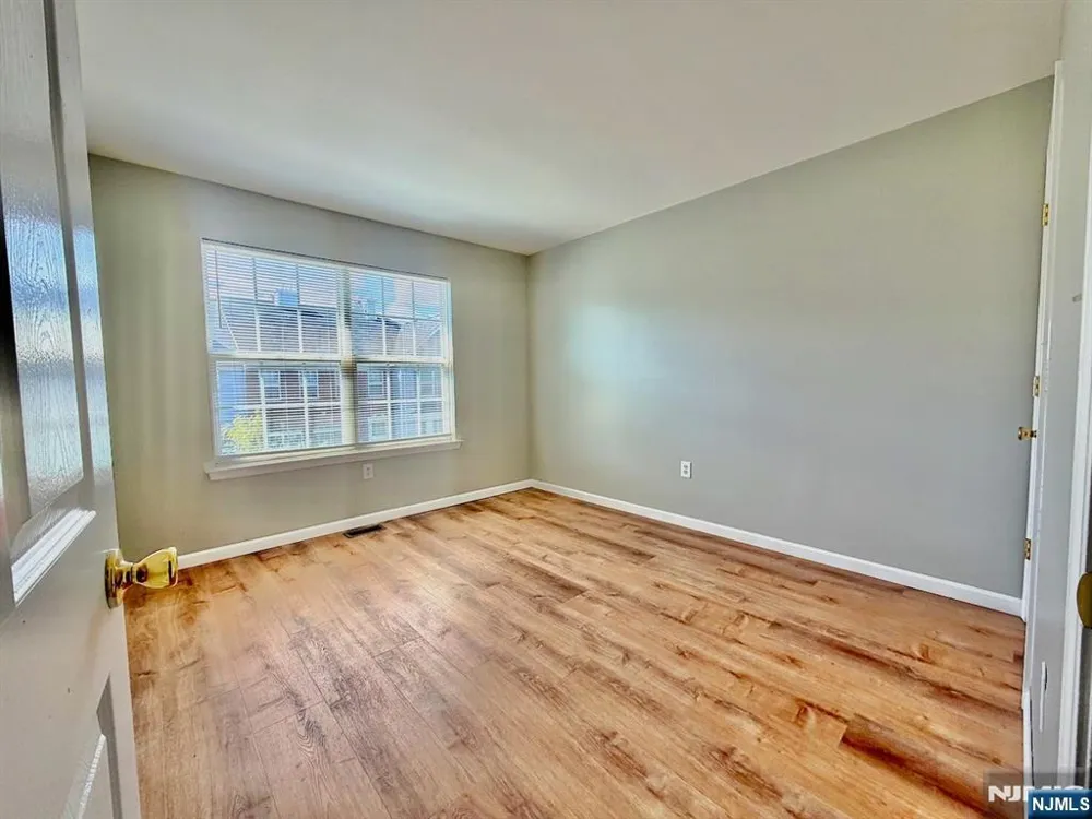 6 McMartin Court Jersey City, NJ 07305