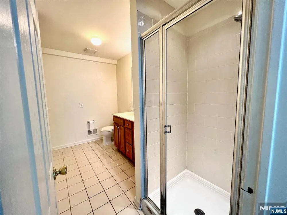 6 McMartin Court Jersey City, NJ 07305
