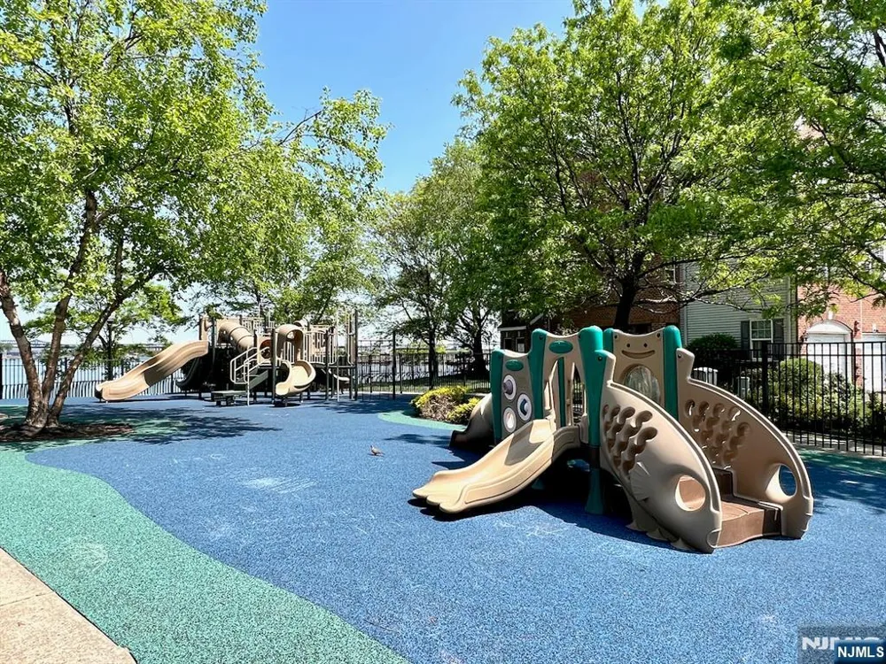 6 McMartin Court Jersey City, NJ 07305