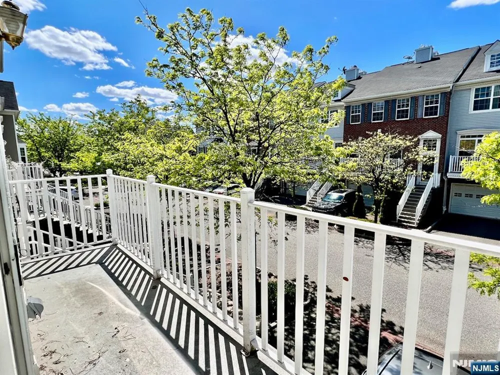 6 McMartin Court Jersey City, NJ 07305