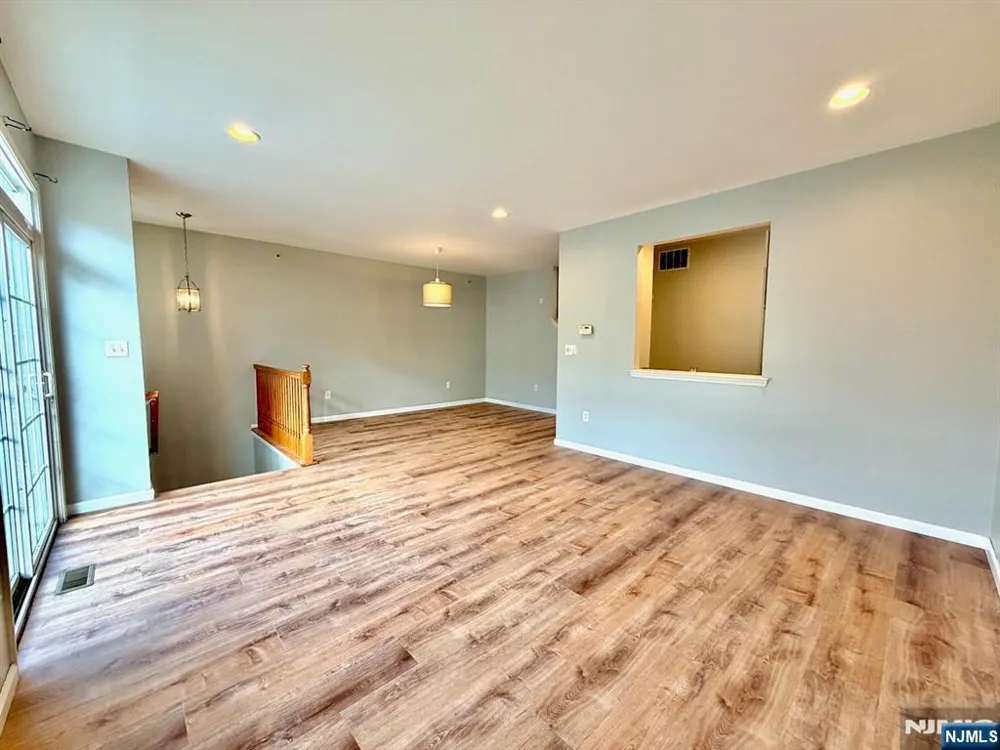 6 McMartin Court Jersey City, NJ 07305