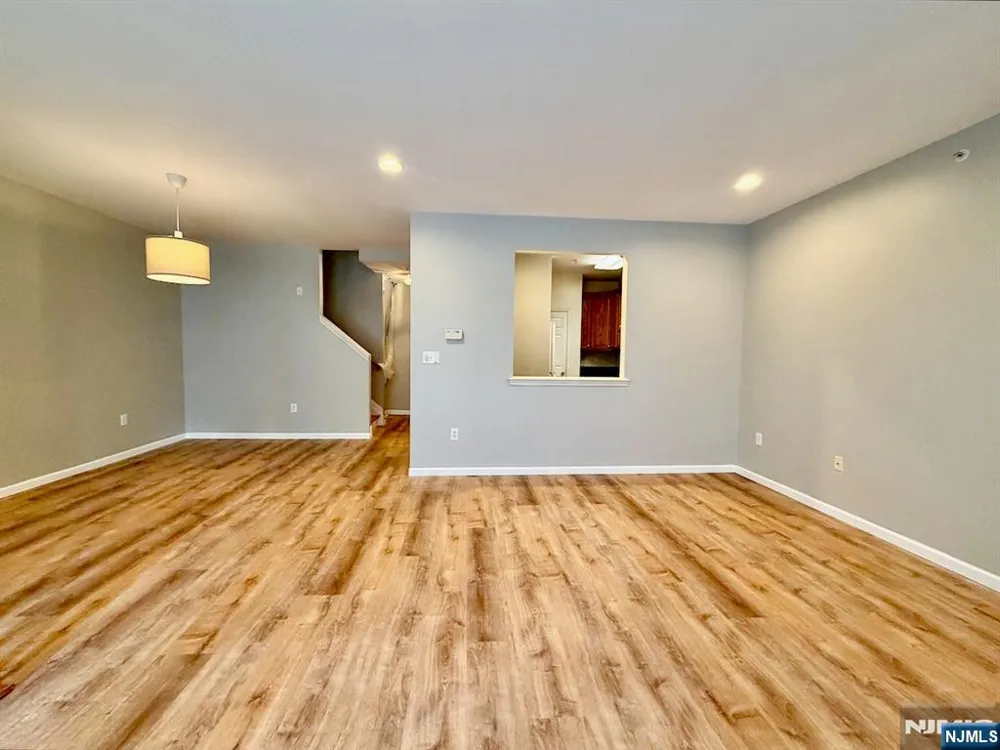 6 McMartin Court Jersey City, NJ 07305