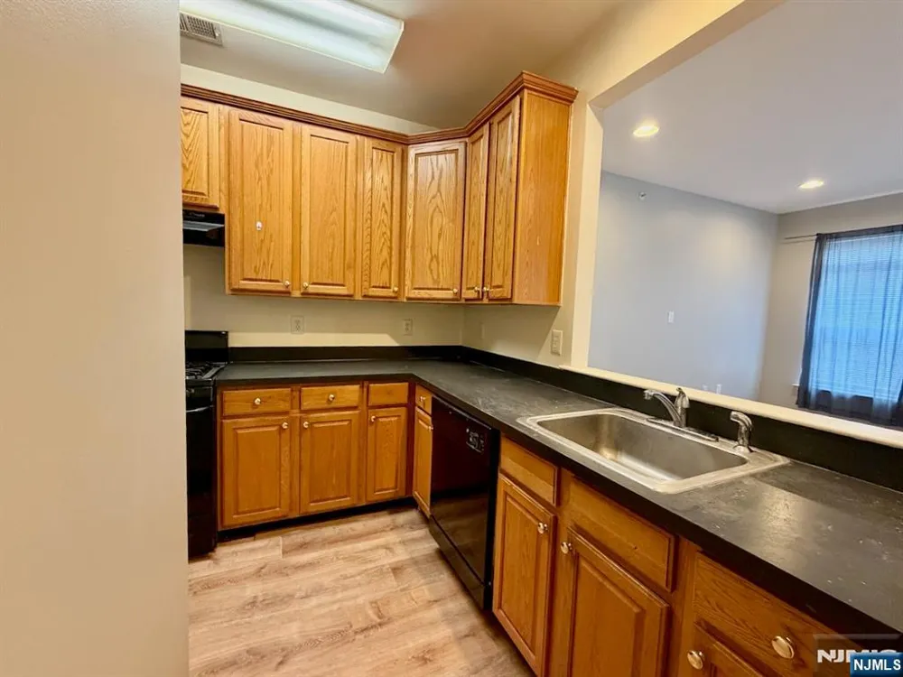 6 McMartin Court Jersey City, NJ 07305