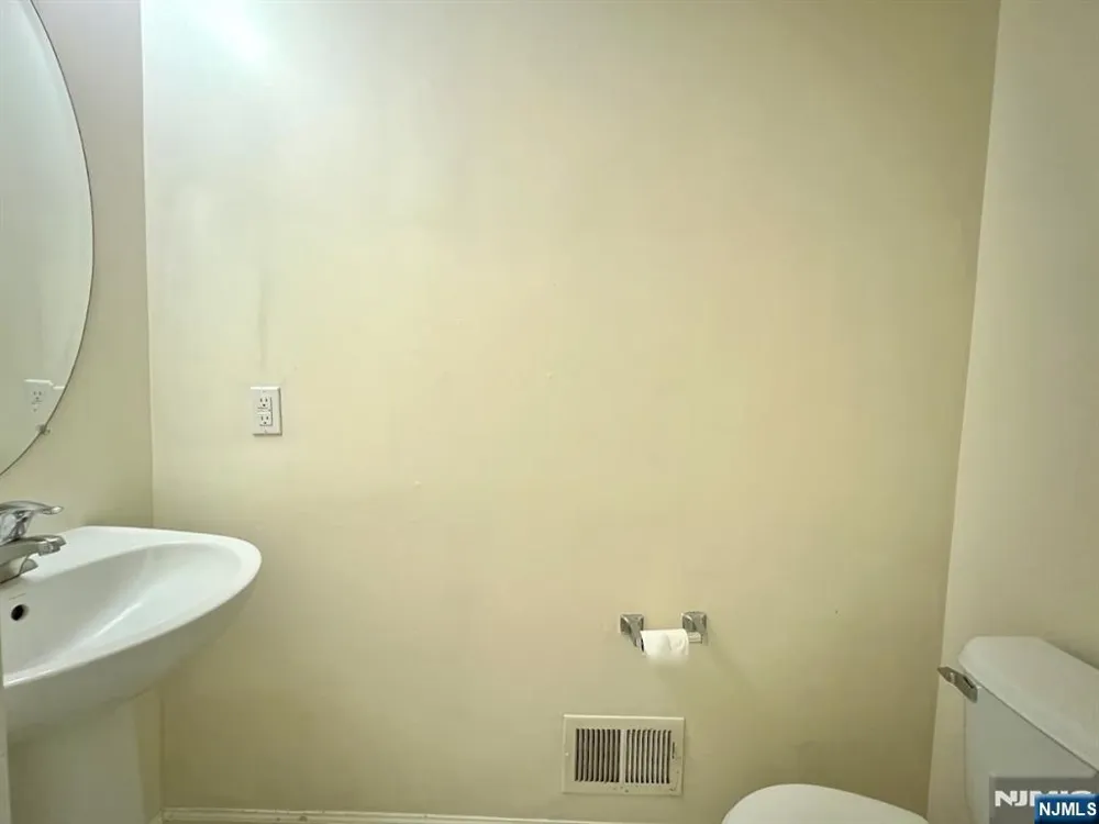 6 McMartin Court Jersey City, NJ 07305