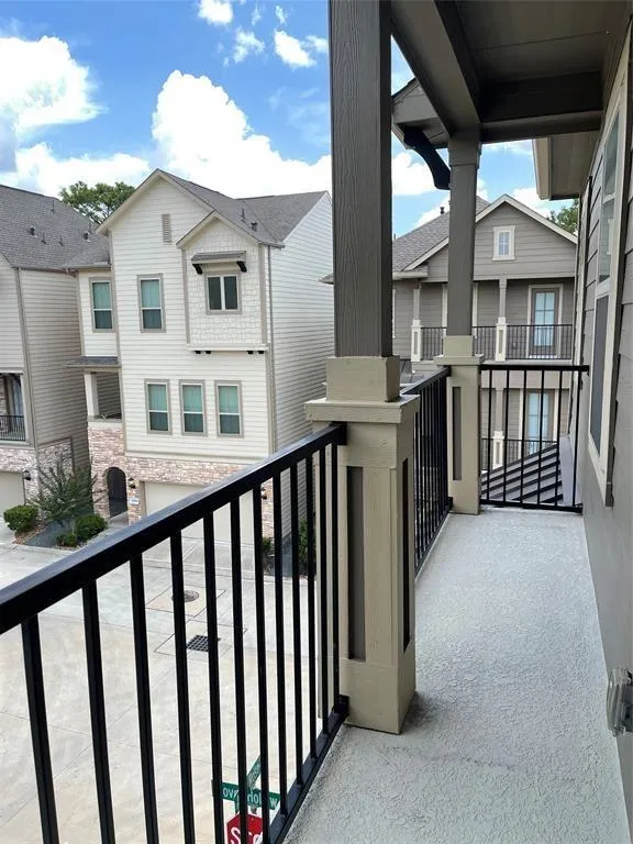 1403 Adell Rose Lane Houston, TX 77043