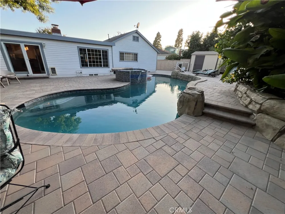 2484 Cambridge Fullerton, CA 92835
