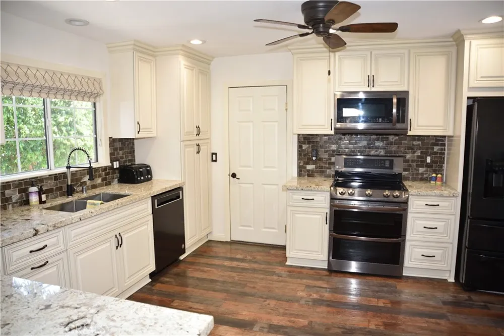 2484 Cambridge Fullerton, CA 92835