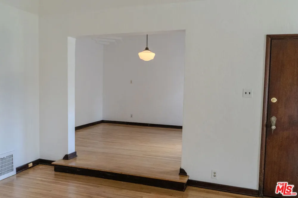 1211 S Hayworth Avenue Los Angeles, CA 90035