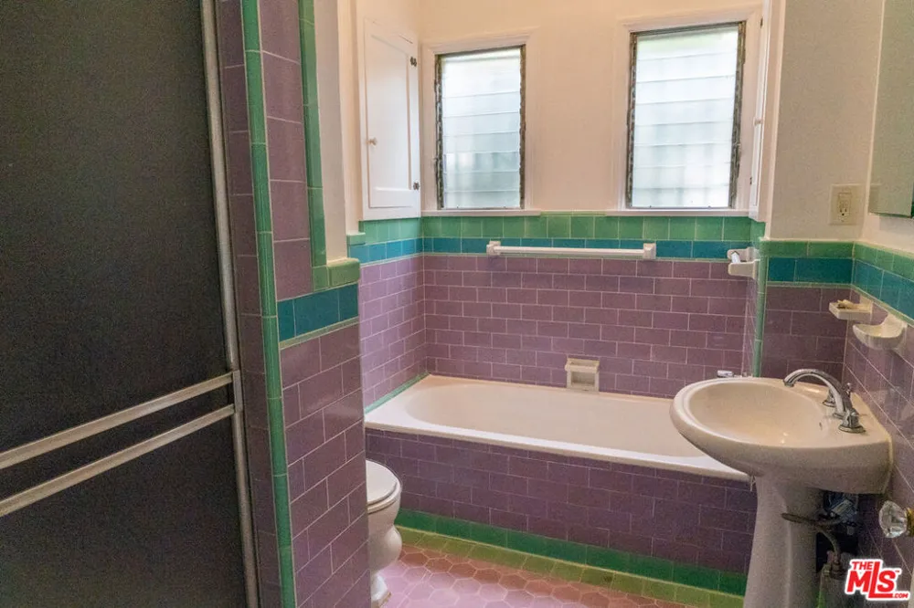 1211 S Hayworth Avenue Los Angeles, CA 90035