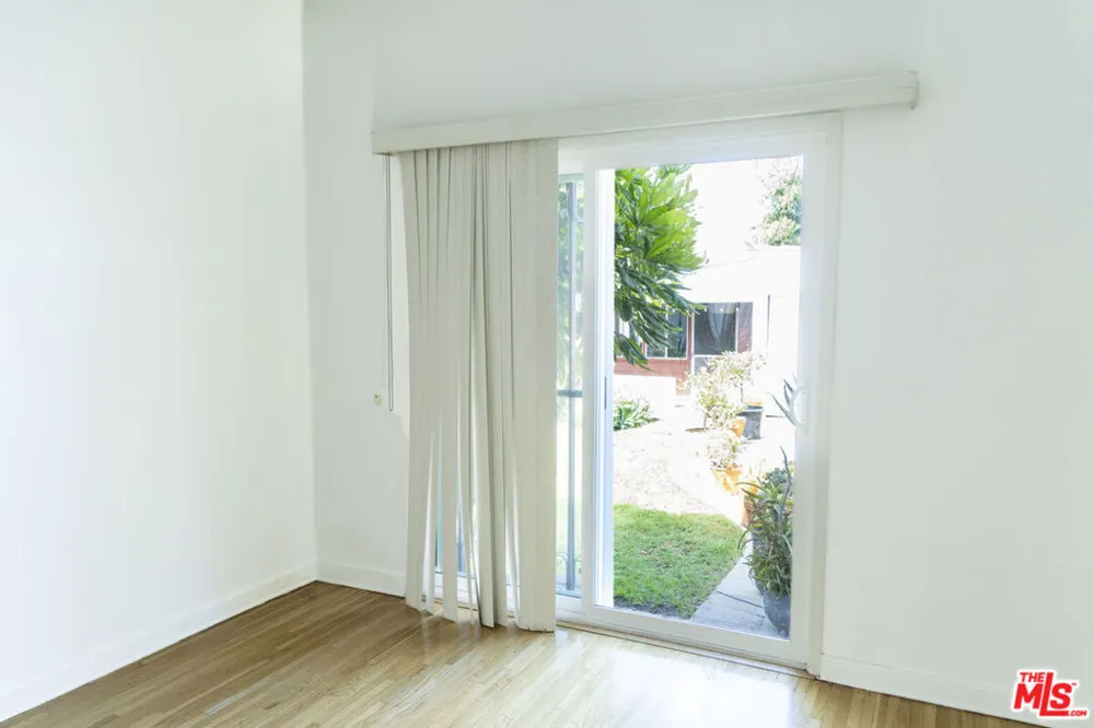 1211 S Hayworth Avenue Los Angeles, CA 90035