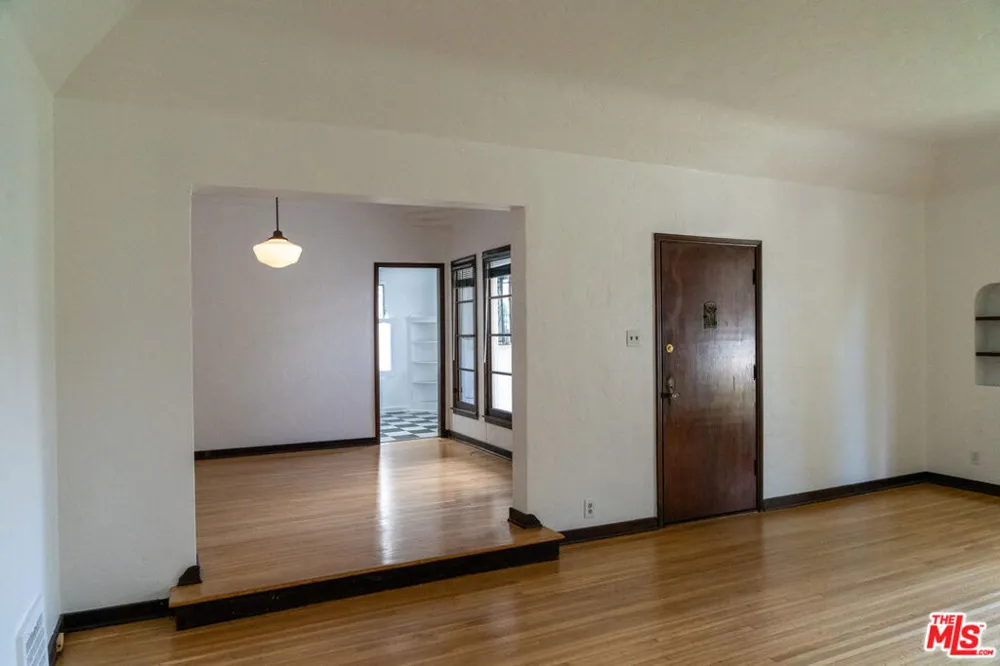1211 S Hayworth Avenue Los Angeles, CA 90035
