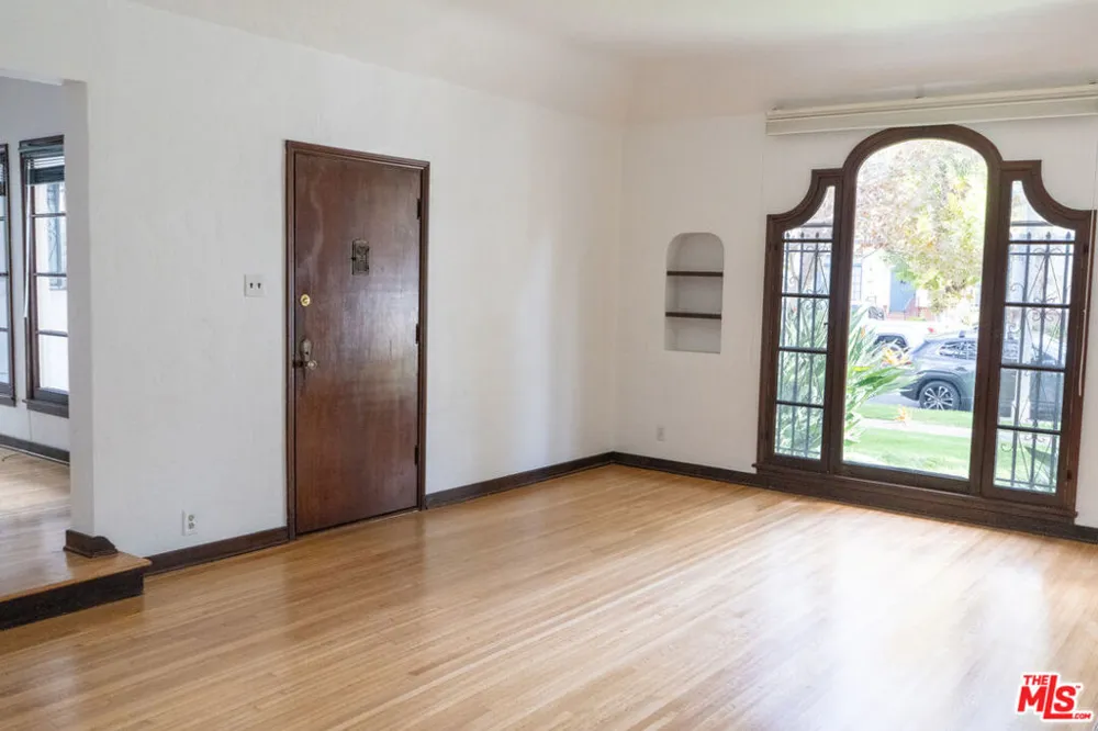 1211 S Hayworth Avenue Los Angeles, CA 90035