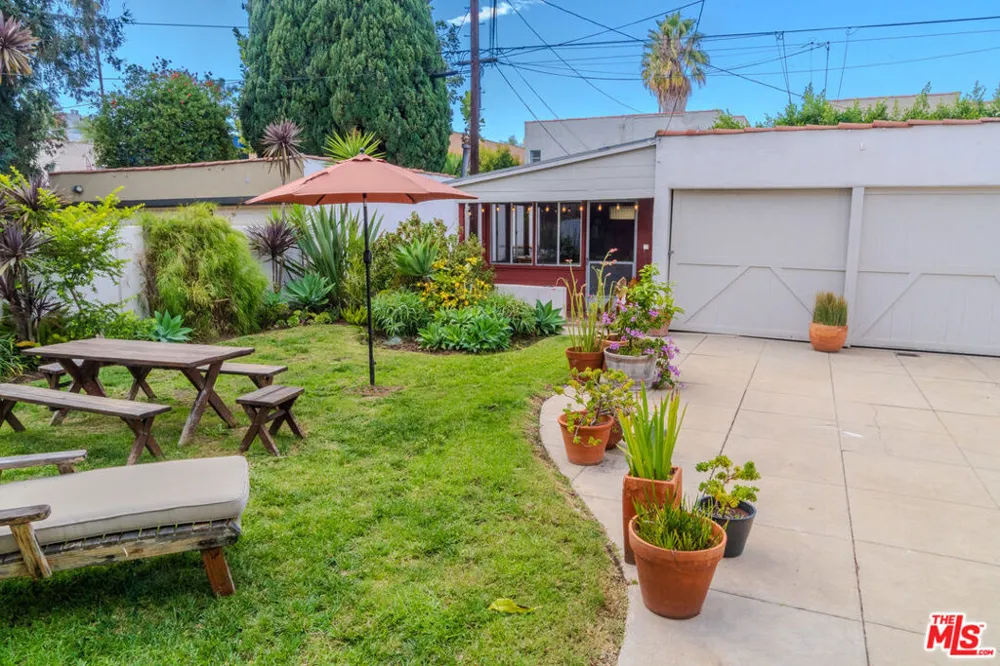 1211 S Hayworth Avenue Los Angeles, CA 90035