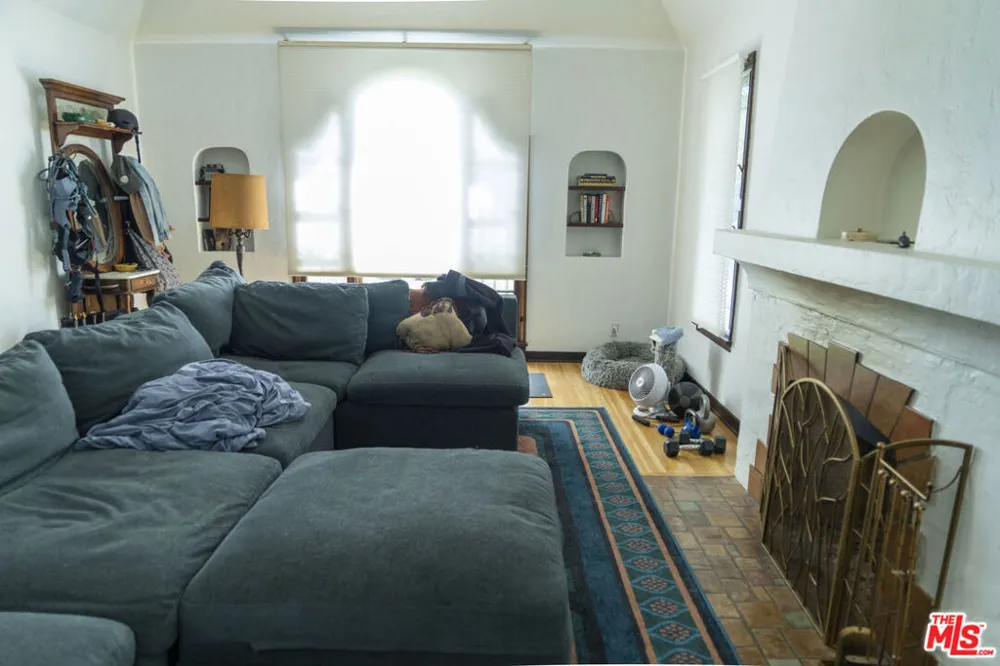 1211 S Hayworth Avenue Los Angeles, CA 90035