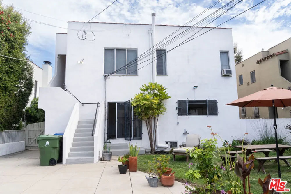 1211 S Hayworth Avenue Los Angeles, CA 90035