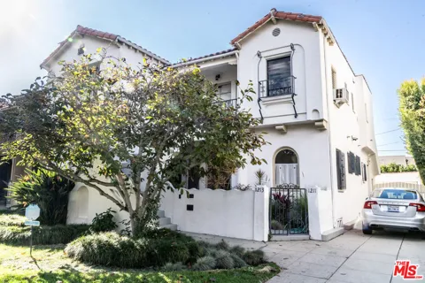 1211 S Hayworth Avenue