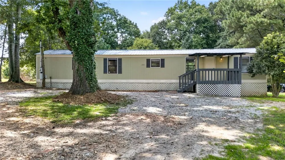 195 Hale Road Maysville, GA 30558
