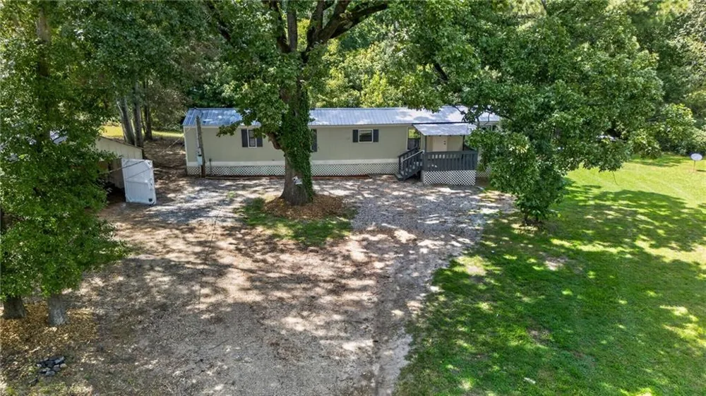 195 Hale Road Maysville, GA 30558