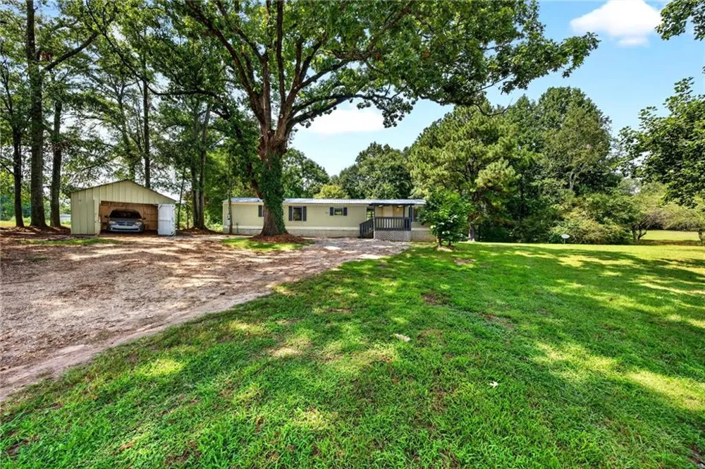 195 Hale Road Maysville, GA 30558